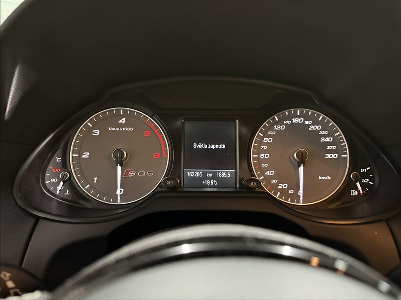 Audi SQ5 3,0   TDI 313HP QUATTRO BI-XEN - fotka 13 z 41