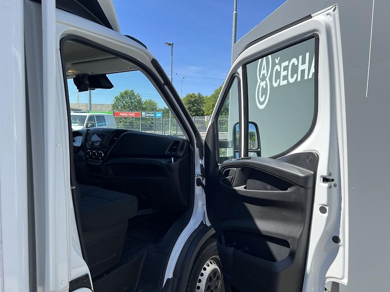 Iveco Daily (2022) Skříň*35S16*115kW*DPH - fotka 22 z 25