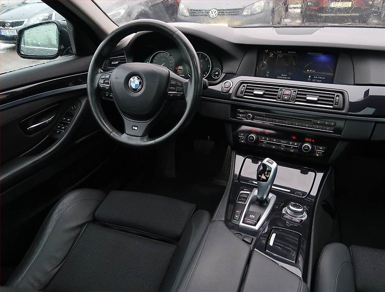BMW Řada 5 (2013) 520d, Automat, Navi, Xenony - fotka 7 z 27