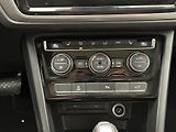 Volkswagen Touran 2,0 TDI DSG Panorama 1.Maj. - náhled 22