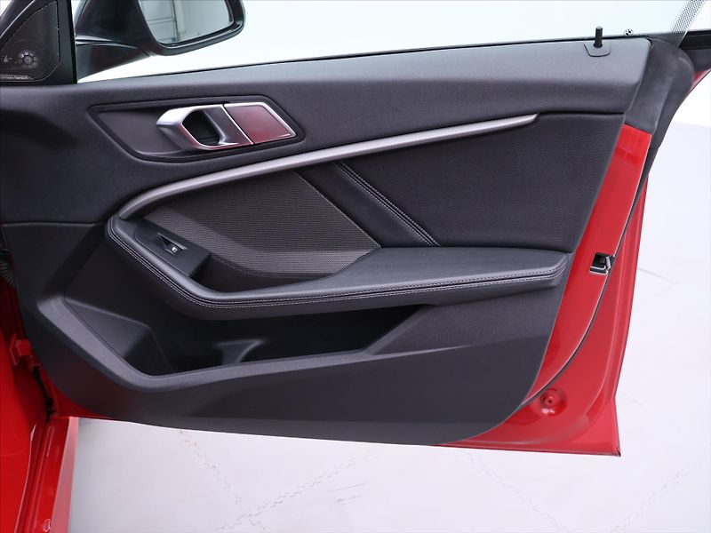 BMW Řada 2 2,0 M235i 225kW CZ xDrive - fotka 12 z 40