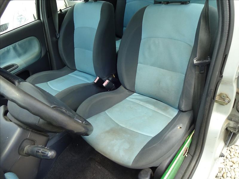 Renault Clio 1,2i - fotka 14 z 32