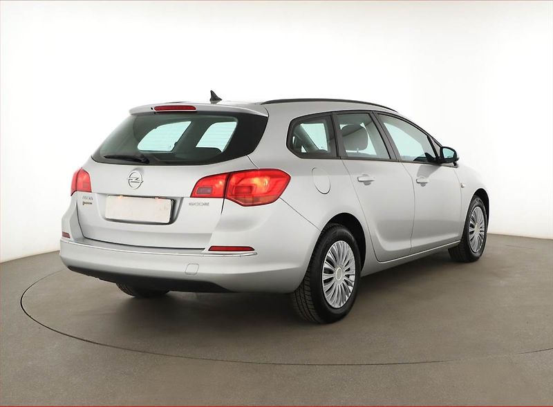 Opel Astra (2014) 1.6 CDTI, po STK, jezdí dobře - fotka 5 z 12
