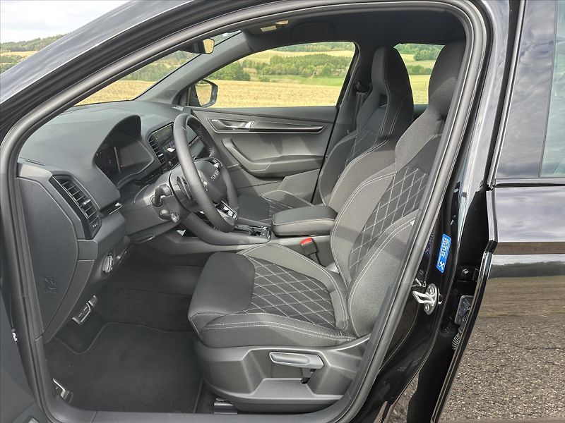 Škoda Karoq 2,0 TDI Sportline 4x4 DSG 1.ma - fotka 12 z 44