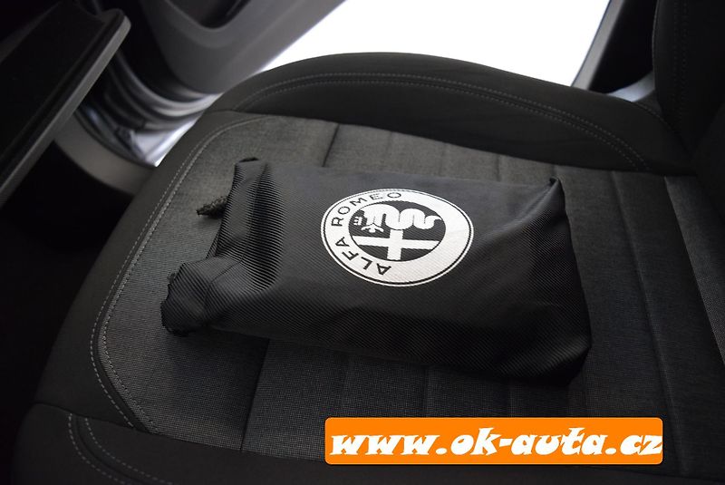 Alfa Romeo Stelvio 2.2 JTD Q4 SPORT 150 kW - DPH - fotka 55 z 60