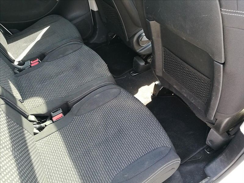 Citroën C4 Picasso 1,6 HDi - fotka 16 z 23