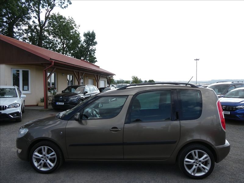 Škoda Roomster 1,2 TSI 77kW Elegance,2 x kola - fotka 6 z 48