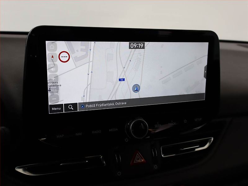 Hyundai i30 (2022) 1.5 T-GDI MHEV, Automat - fotka 15 z 18