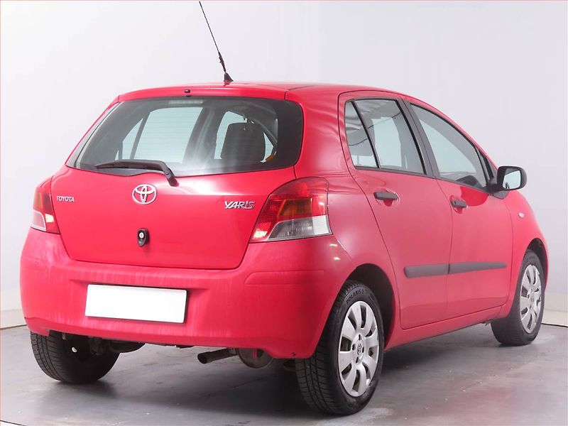 Toyota Yaris (2009) Cool 1.33 Dual VVT-i - fotka 5 z 15
