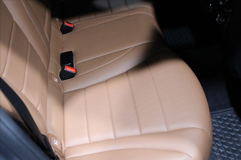 Mercedes-Benz GLC 2,0 220d 4MATIC - fotka 12 z 32