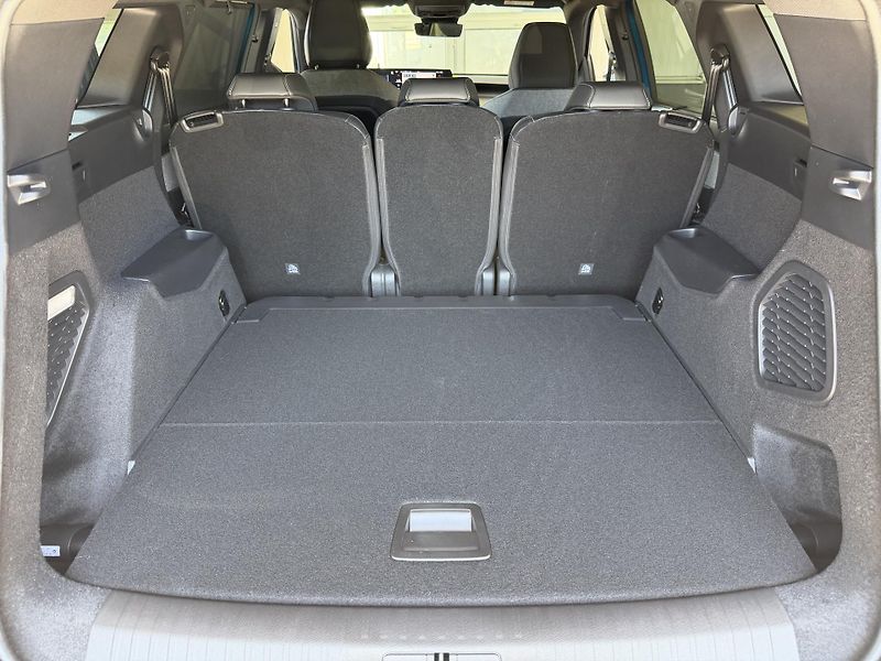 Peugeot 5008 (2026) GT Hybrid 145 e-DCS6 SUMMER BL - fotka 14 z 28