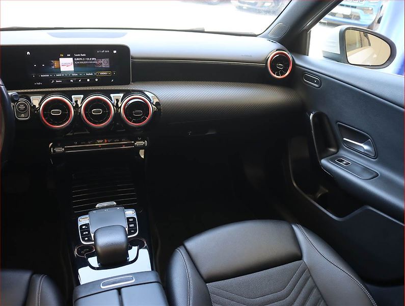Mercedes-Benz Třídy A (2019) A 180 d, Automat, Kůže, Navi - fotka 8 z 27
