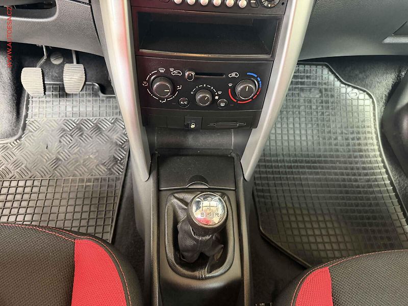 Peugeot 207 (2011) 1.4i, 1.maj,ČR, AC, TZ - fotka 16 z 16