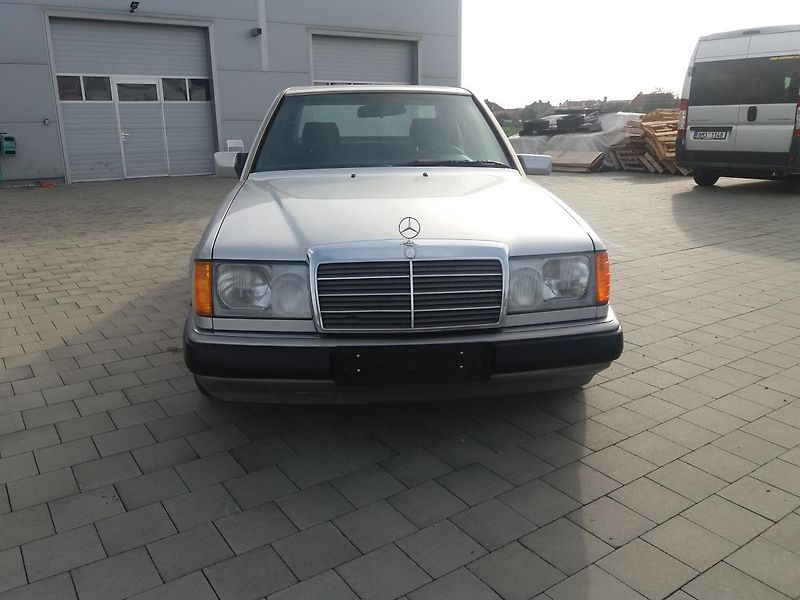 Mercedes-Benz 124 2.0i,100kW,KLIMA,ABS - fotka 2 z 21