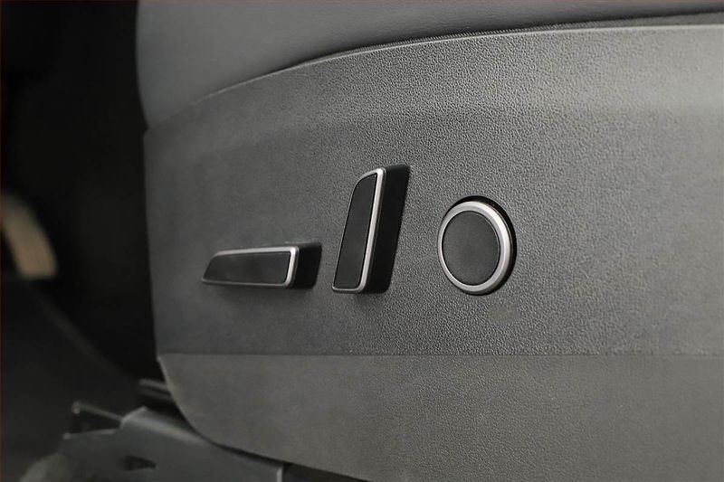 Tesla Model Y (2023) Long Range AWD 79kWh, SoH 92% - fotka 24 z 29