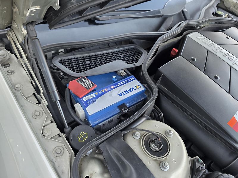 Mercedes-Benz SL 500 AMG 55 Paket Interiér  - fotka 8 z 18