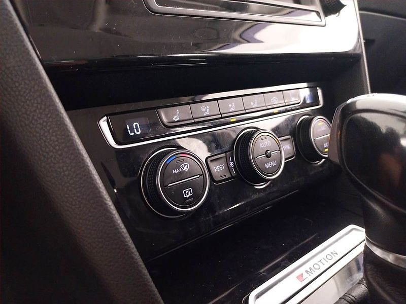 Volkswagen Passat (2015) Highline 2.0 BiTDI, 4X4 - fotka 19 z 22