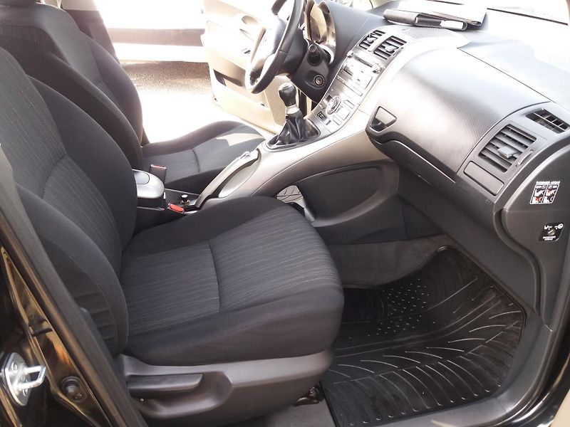 Toyota Auris 1.4VVTi,71kW,DIG.KLIMA,TAŽNY!! - fotka 15 z 25