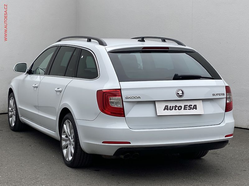 Škoda Superb (2015) 2.0 TDi, Ambition, DSG, navi - fotka 6 z 19