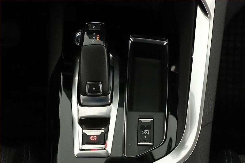 Peugeot 3008 (2021) 1.5 BlueHDi, Automat, ČR,1.maj - fotka 12 z 20