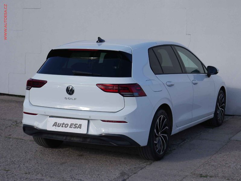 Volkswagen Golf (2020) 1.5 TSi, ČR, AC, LED, kmara - fotka 6 z 19