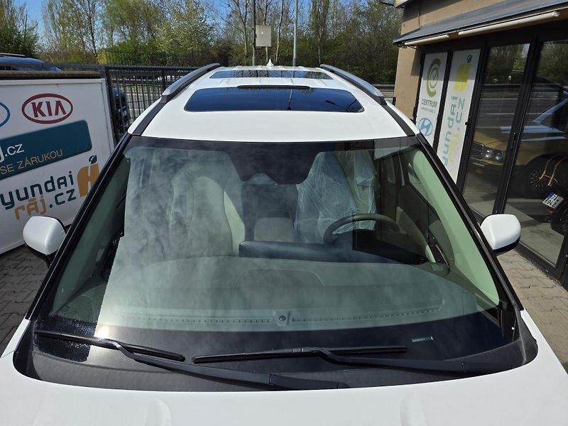 Kia Carnival 2.2-7míst-TOP VÝBAVA-2xLCD - fotka 4 z 28