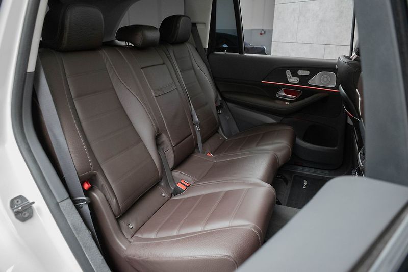 Mercedes-Benz GLS 400d AMG*TAŽNÉ*7.MÍST*DPH*ČR* - fotka 13 z 46