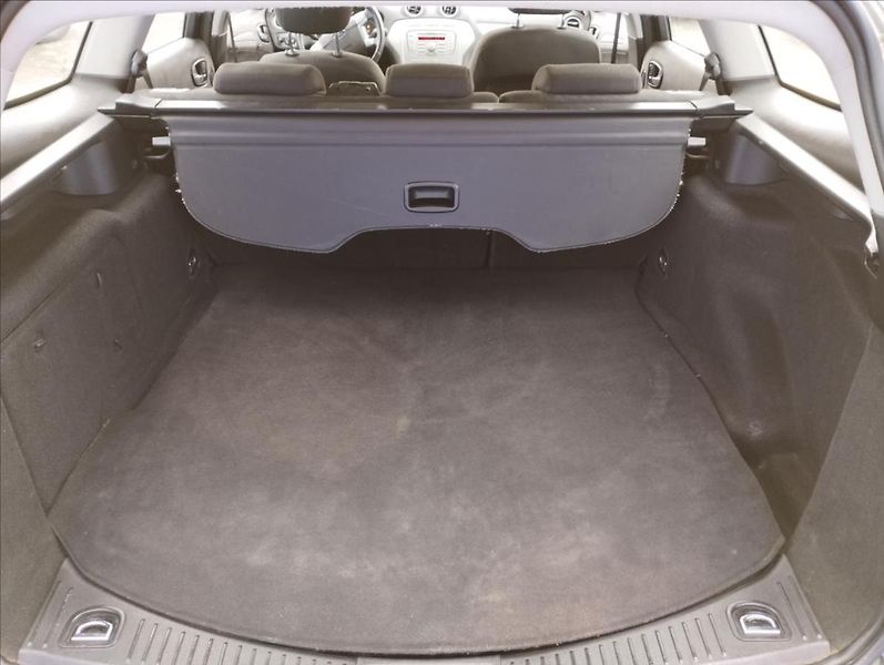 Ford Mondeo 2,0 107KW - fotka 16 z 16