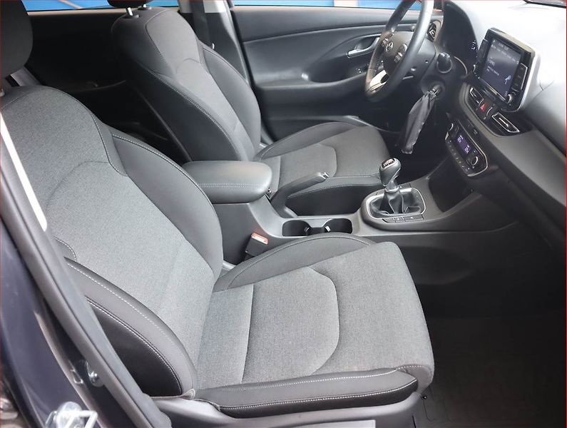Hyundai i30 (2022) 1.5 DPI, Serv.kniha, Tempomat - fotka 9 z 18