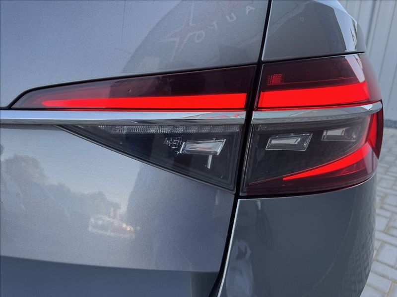 Škoda Superb 2,0 TDI DSG STYLE 1.maj. ČR - fotka 17 z 50