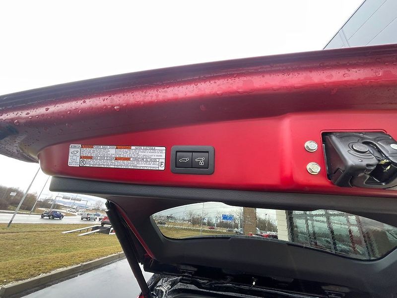 Toyota Corolla Cross 2.0 Hybrid FWD GR SPORT - fotka 26 z 29
