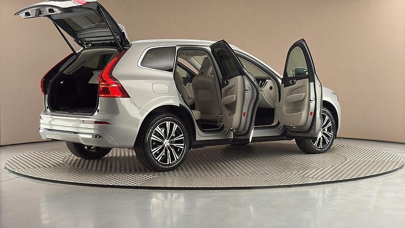 Volvo XC60 2.0 B4 AUT AWD Inscription - fotka 6 z 29