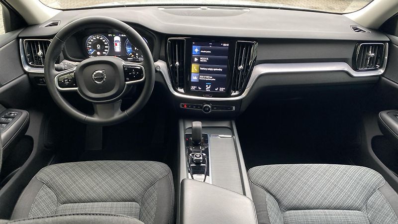 Volvo V60 Cross Country Pro, B4 AWD, 145 - fotka 12 z 29