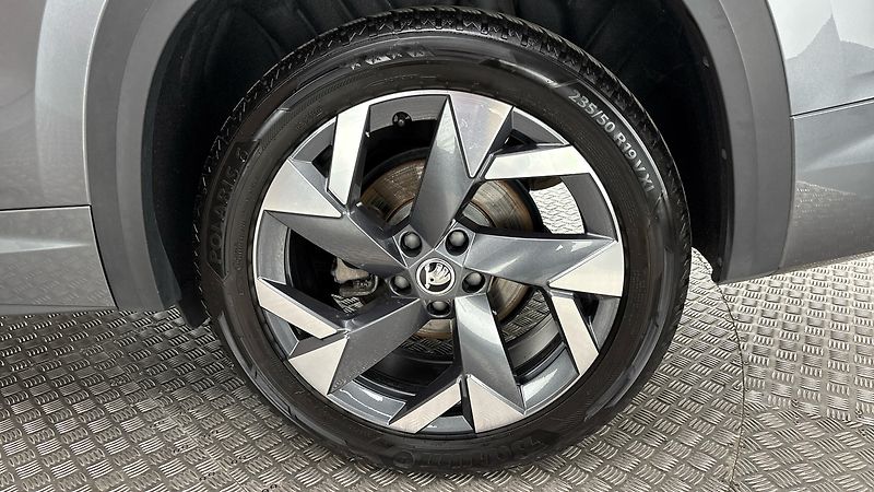 Škoda Kodiaq 2.0 TDI DSG 4x4 Sportline - fotka 19 z 33
