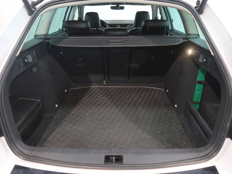 Škoda Octavia (2019) LAURIN&KLEMENT 2.0TDI 135KW 4x - fotka 37 z 40