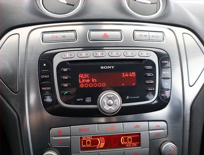 Ford Mondeo (2010) 2.0 TDCi, ČR,1.maj, Tempomat - fotka 12 z 17