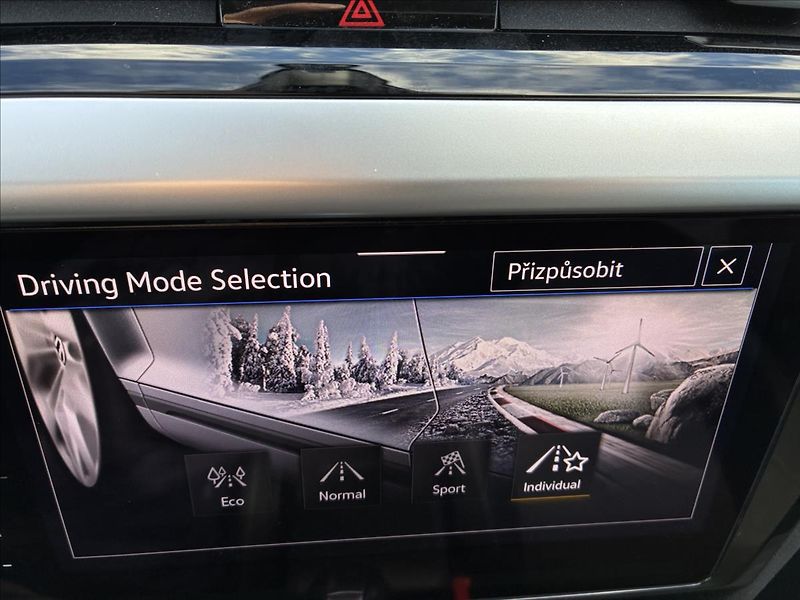 Volkswagen Arteon 2,0 TSI 140 KW REZERVACE - fotka 34 z 38