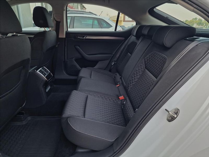 Škoda Superb 2.0TDI 110kW,původ ČR,1.Maj - fotka 17 z 50
