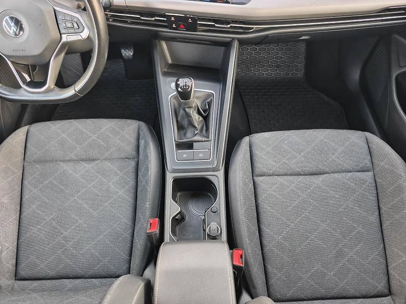 Volkswagen Golf Life 6G 1,5TSi - fotka 9 z 22