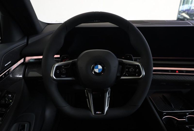 BMW Řada 5 540d xDrive Touring - fotka 10 z 18