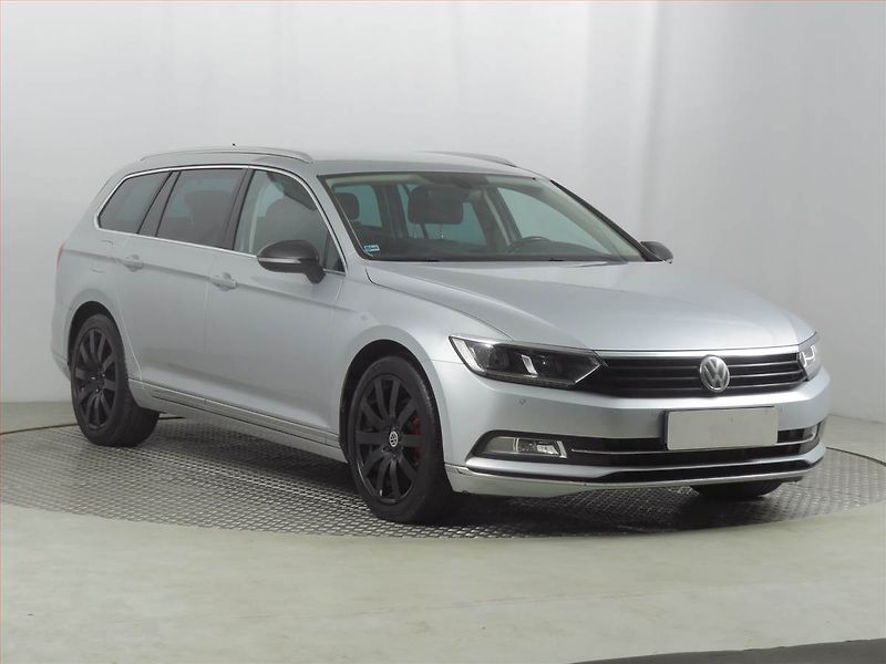Volkswagen Passat (2016) 2.0 TDI, Automat, Kůže, Navi - fotografie inzerátu