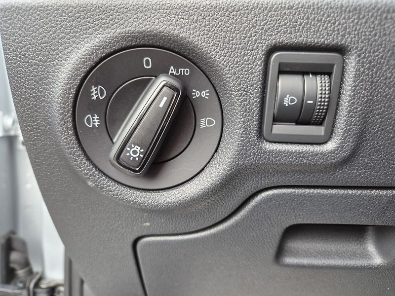 Škoda Fabia Selection 1.0 TSI 70 kW - fotka 25 z 27