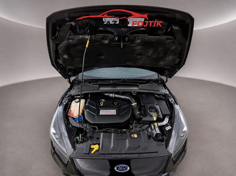 Ford Focus (2017) RS 2.3 EcoBoost 250KW AWD - fotka 22 z 23