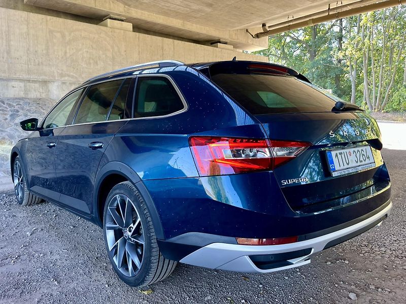Škoda Superb (2020) 2.0 TDi Scout 4x4 DSG ČR  - fotka 6 z 16