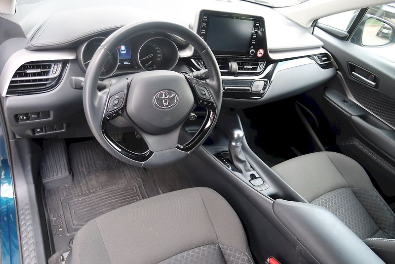 Toyota C-HR (2023) Comfort Business 1,8  Hybrid e - fotka 6 z 27