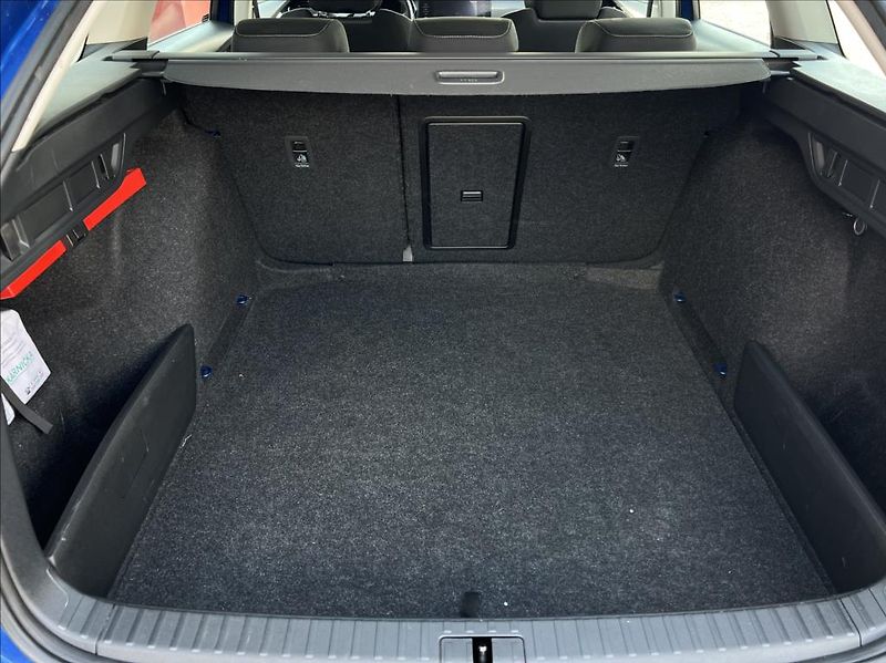 Škoda Octavia 2,0 TDi Ambition LED záruka - fotka 15 z 28