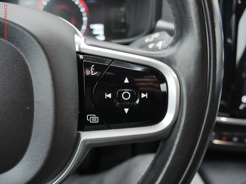 Volvo V90 (2018) 2.0D, LED, TZ, park.asist - fotka 13 z 27