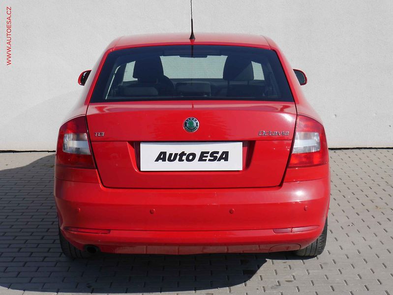Škoda Octavia (2010) 1.6TDI, ČR, Ambiente - fotka 5 z 13