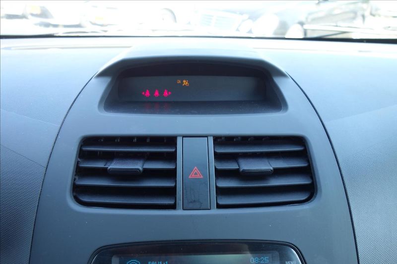 Chevrolet Spark 1,0 i, ČR, KLIMA, 29TIS.KM. - fotka 20 z 33