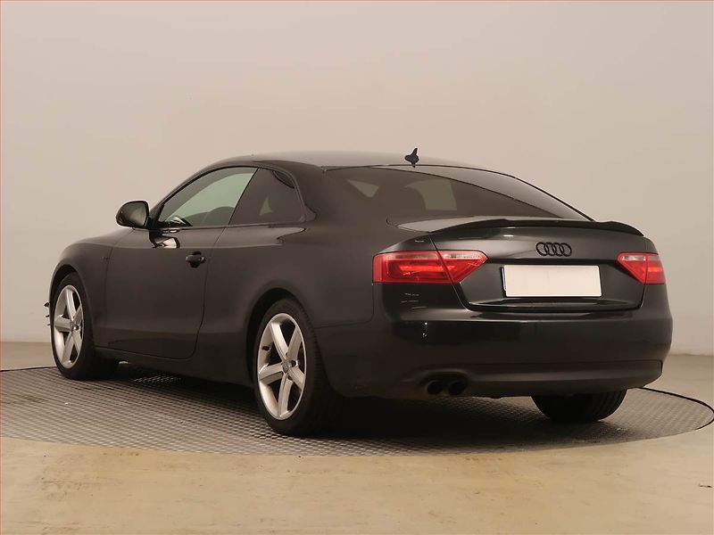 Audi A5 (2009) S-Line 2.0 TFSI, Serv.kniha - fotka 4 z 14
